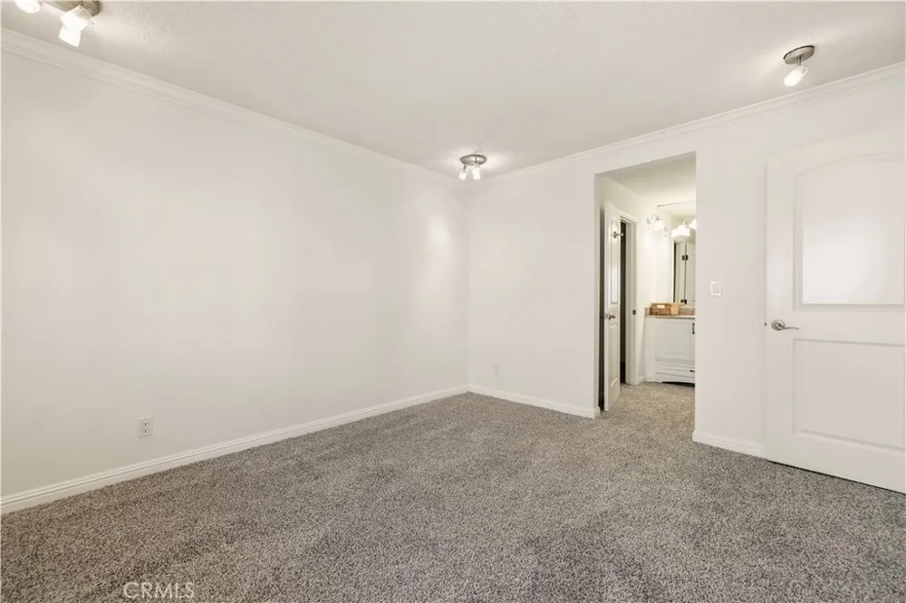 18193 Sundowner Way #815 Canyon Country, CA 91387