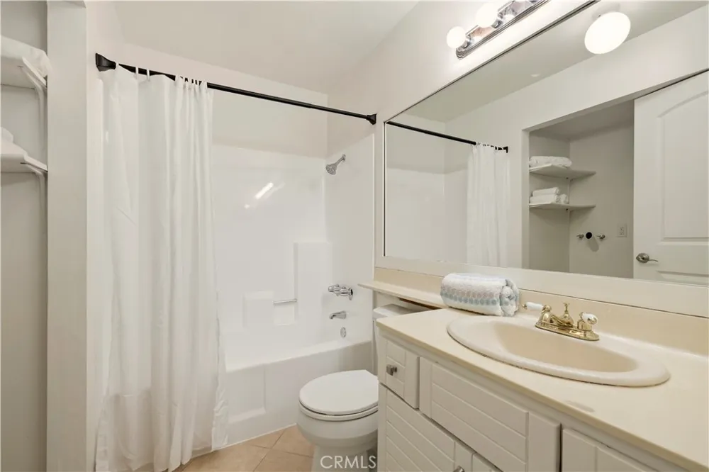 18193 Sundowner Way #815 Canyon Country, CA 91387