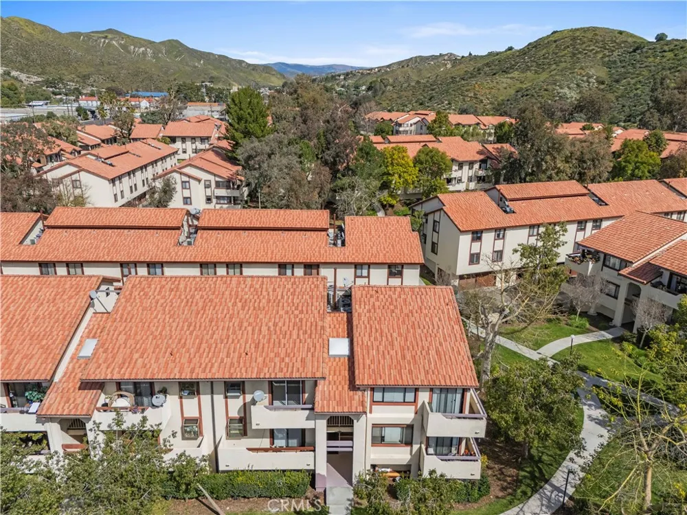 18193 Sundowner Way #815 Canyon Country, CA 91387