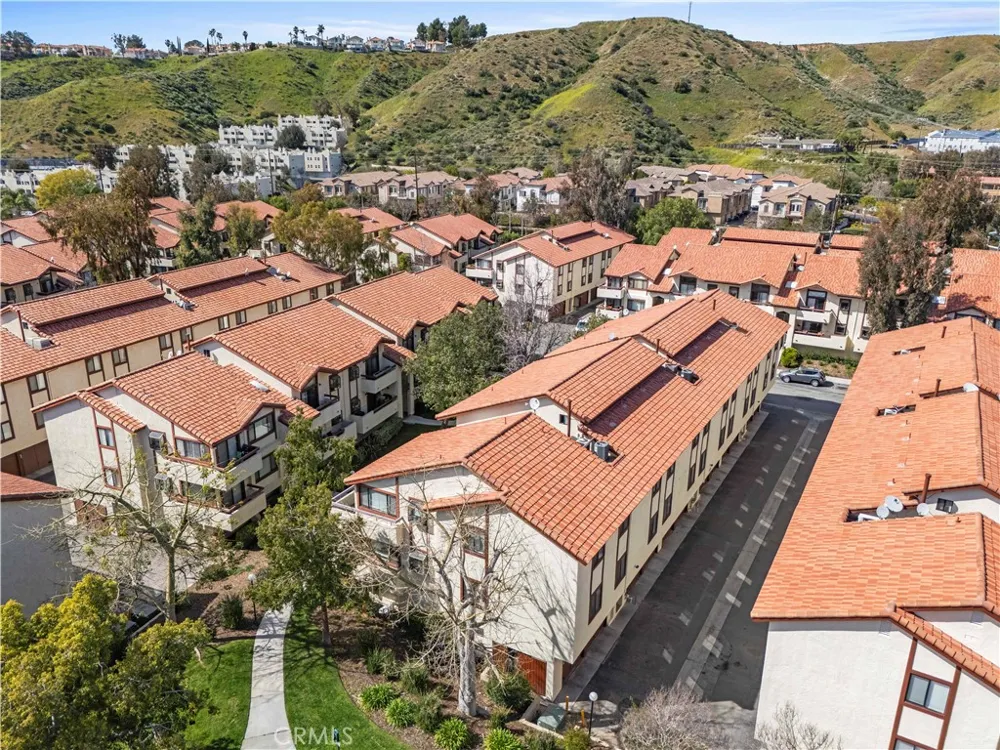 18193 Sundowner Way #815 Canyon Country, CA 91387