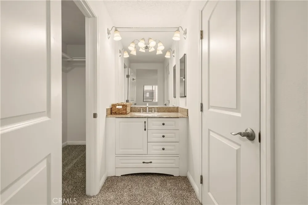 18193 Sundowner Way #815 Canyon Country, CA 91387