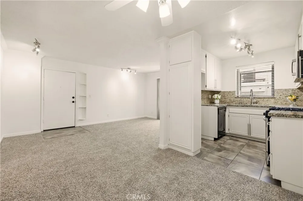 18193 Sundowner Way #815 Canyon Country, CA 91387