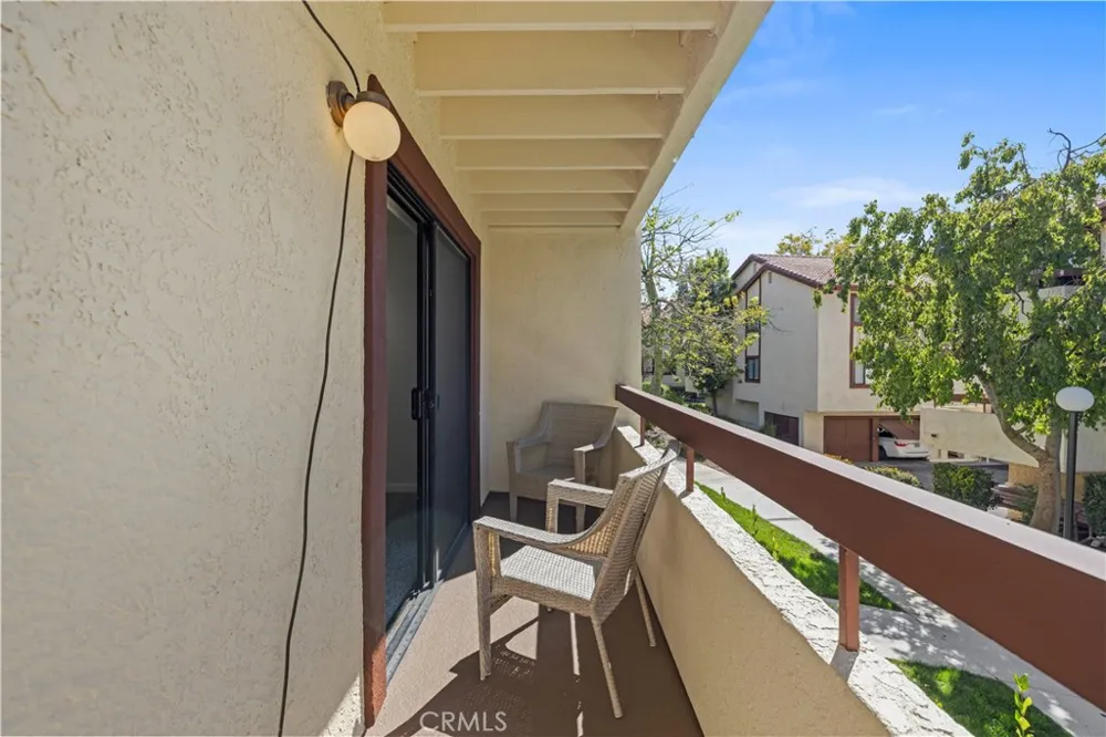 18193 Sundowner Way #815 Canyon Country, CA 91387