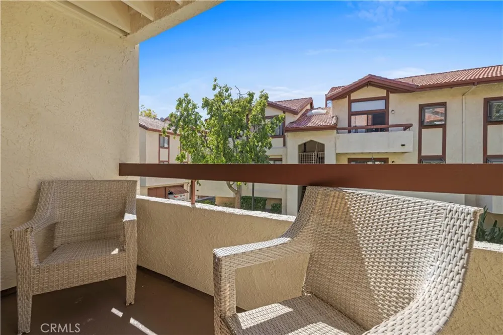 18193 Sundowner Way #815 Canyon Country, CA 91387