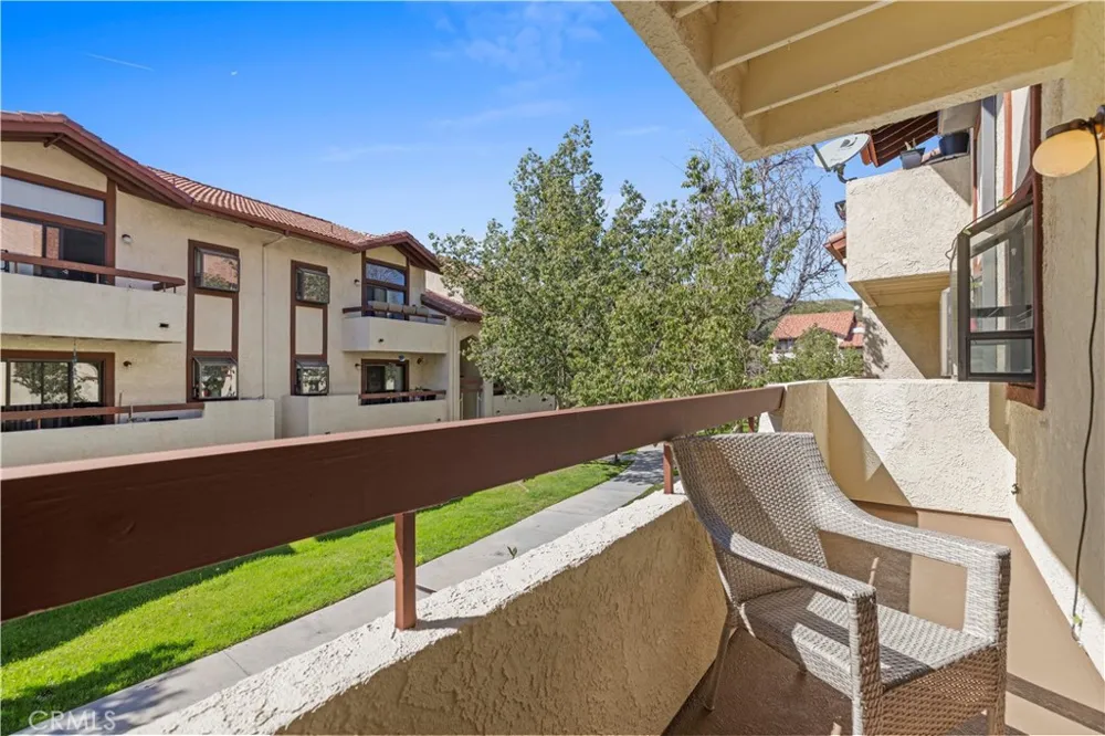 18193 Sundowner Way #815 Canyon Country, CA 91387