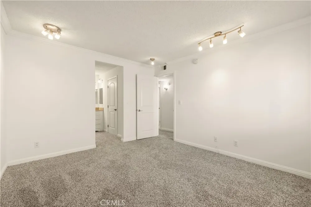 18193 Sundowner Way #815 Canyon Country, CA 91387