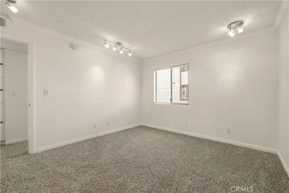 18193 Sundowner Way #815 Canyon Country, CA 91387