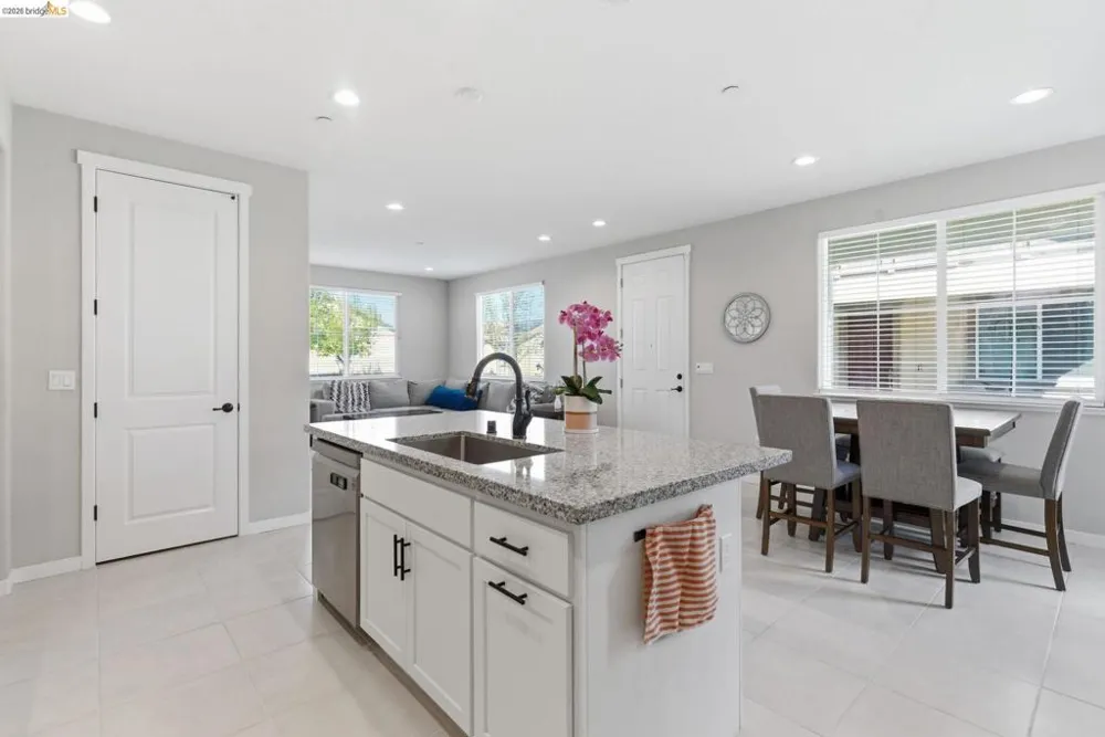 2318 Rustic Oak Ln Rio Vista, CA 94571