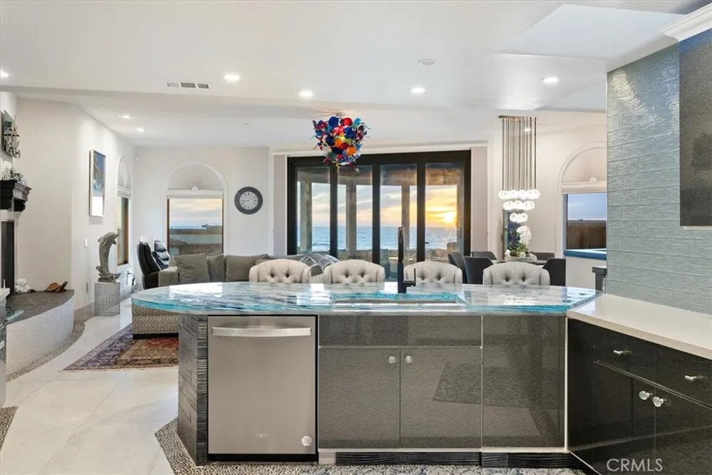 2090 Sherwood Cambria, CA 93428