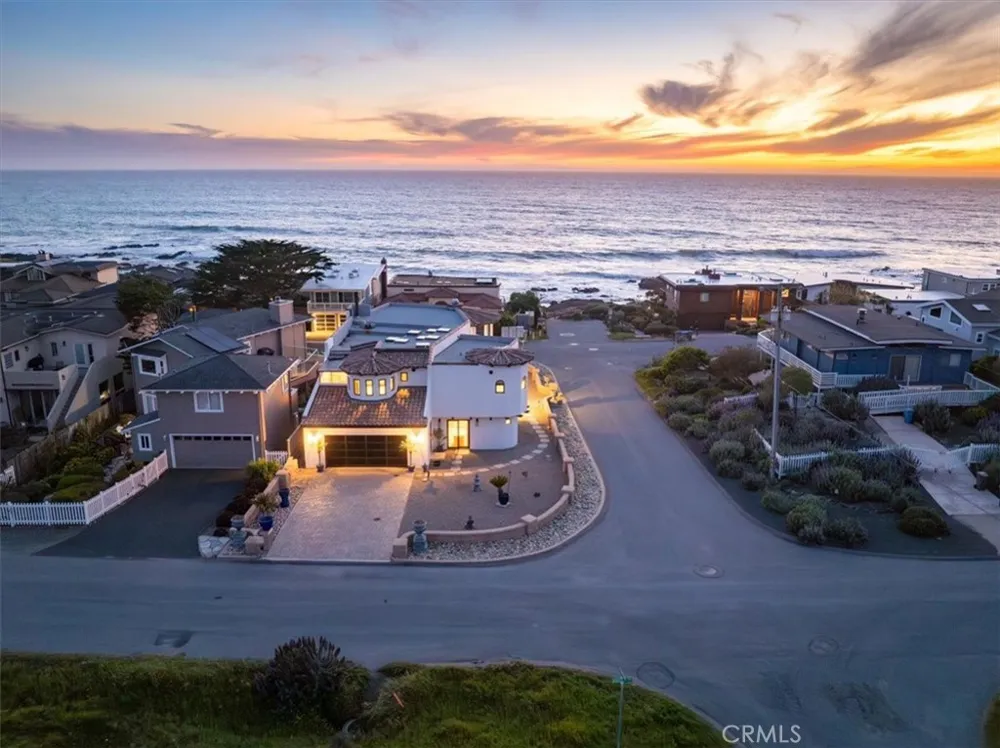2090 Sherwood Cambria, CA 93428