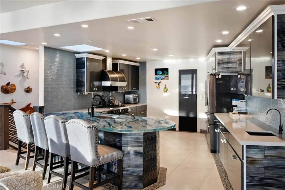2090 Sherwood Cambria, CA 93428