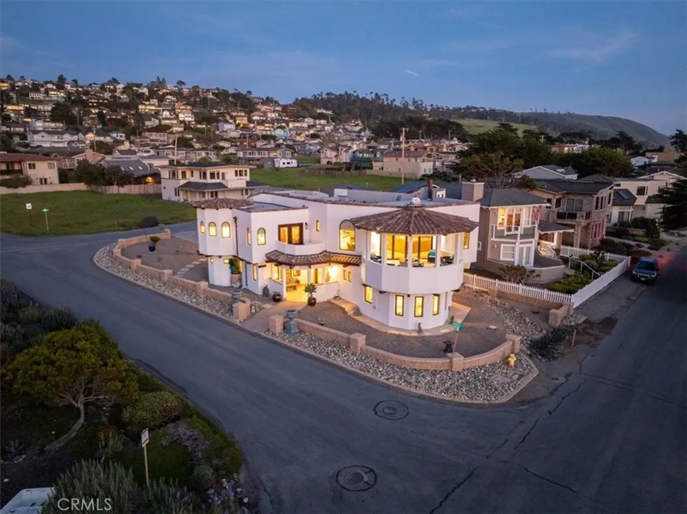 2090 Sherwood Cambria, CA 93428