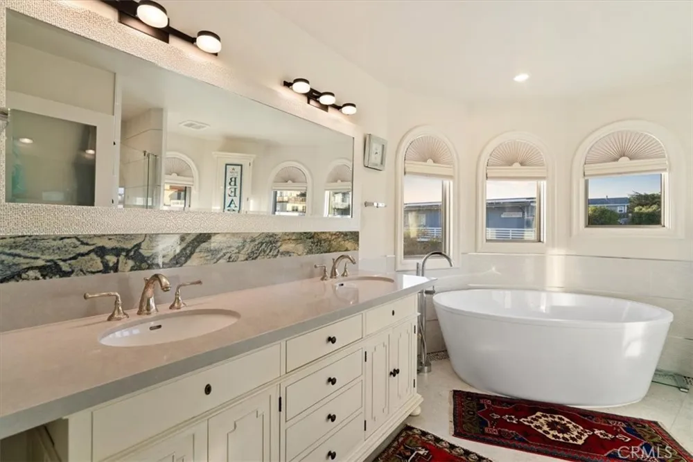 2090 Sherwood Cambria, CA 93428