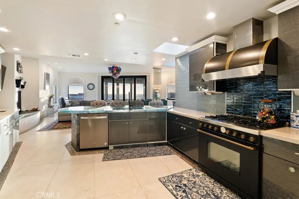2090 Sherwood Cambria, CA 93428