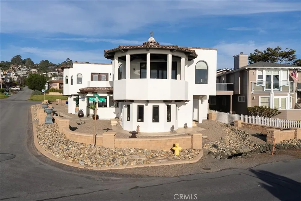 2090 Sherwood Cambria, CA 93428