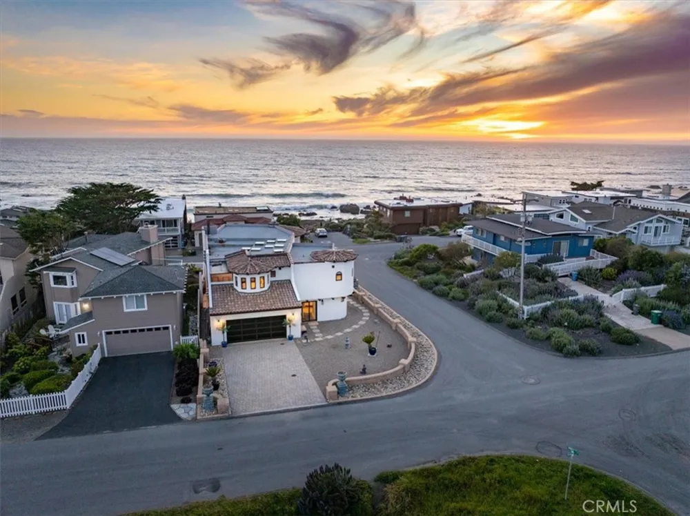 2090 Sherwood Cambria, CA 93428