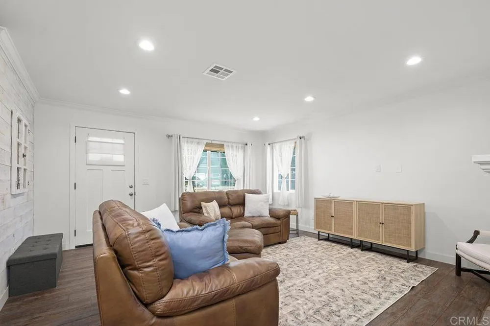 586 DEL MAR Chula Vista, CA 91910