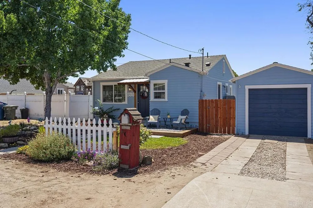 586 DEL MAR Chula Vista, CA 91910