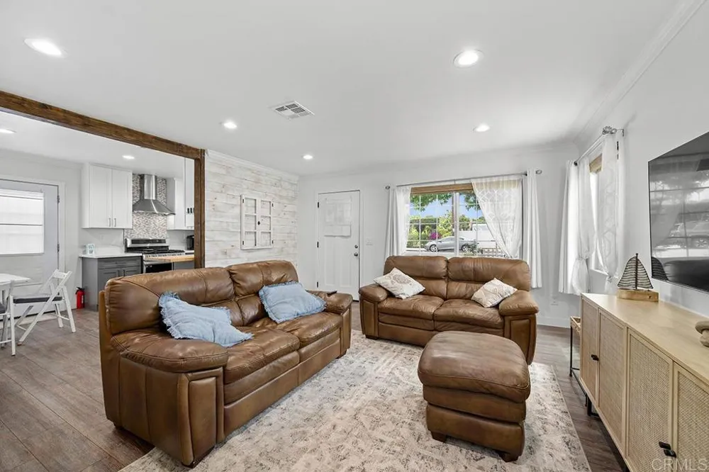 586 DEL MAR Chula Vista, CA 91910