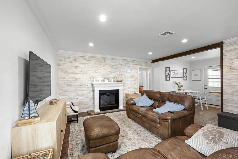 586 DEL MAR Chula Vista, CA 91910