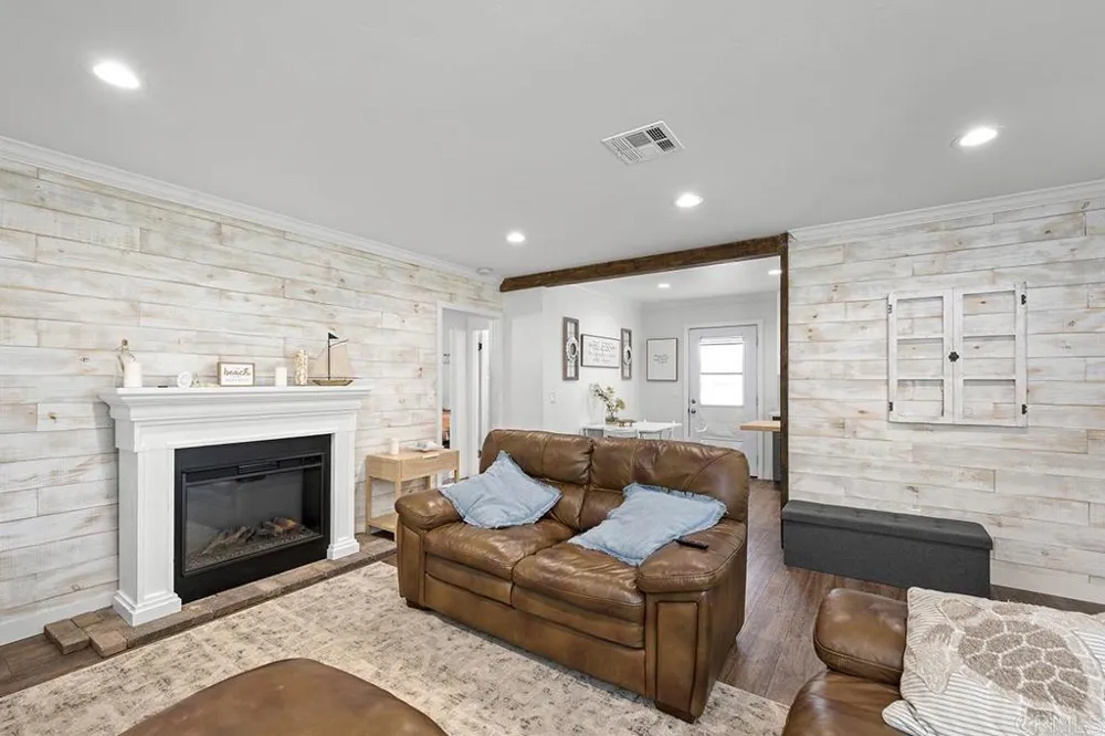 586 DEL MAR Chula Vista, CA 91910
