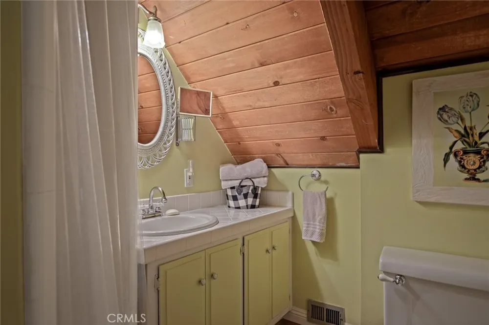 831 Nadelhorn Lake Arrowhead, CA 92352