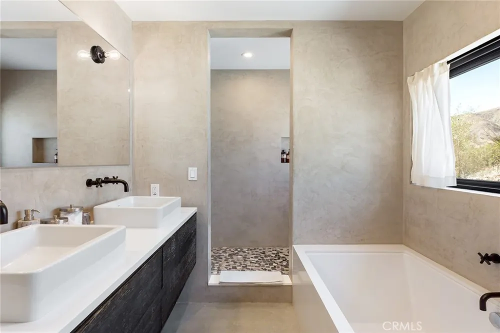 48575 W Paradise Morongo Valley, CA 92256