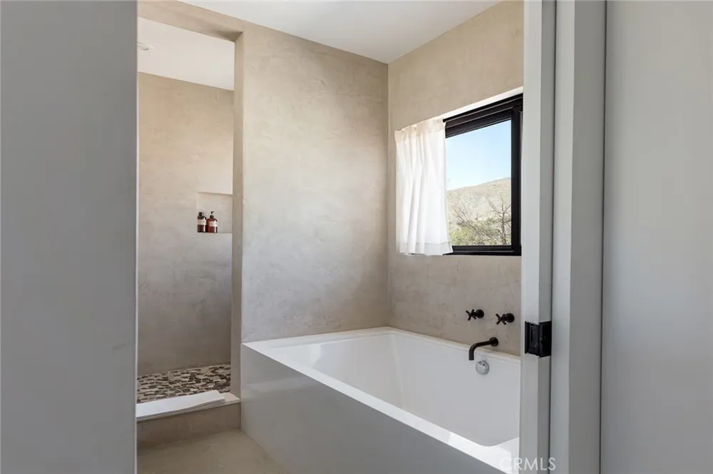 48575 W Paradise Morongo Valley, CA 92256