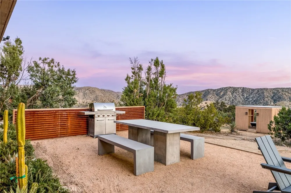 48575 W Paradise Morongo Valley, CA 92256
