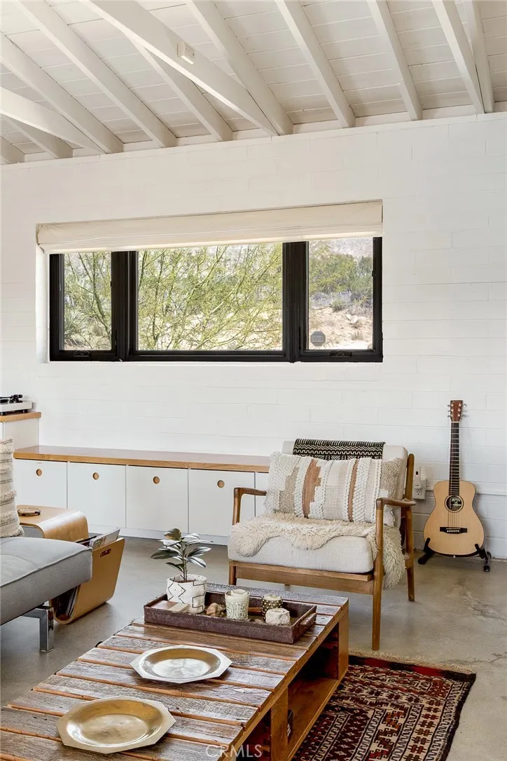 48575 W Paradise Morongo Valley, CA 92256