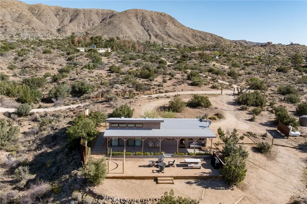 48575 W Paradise Morongo Valley, CA 92256