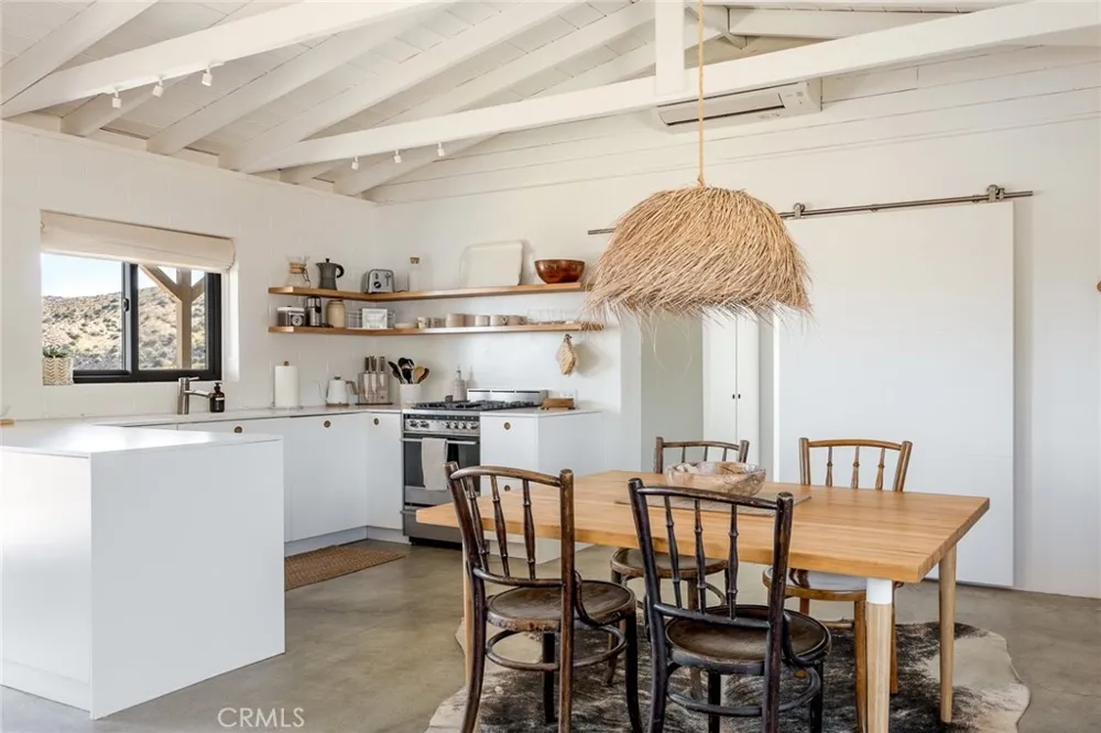 48575 W Paradise Morongo Valley, CA 92256