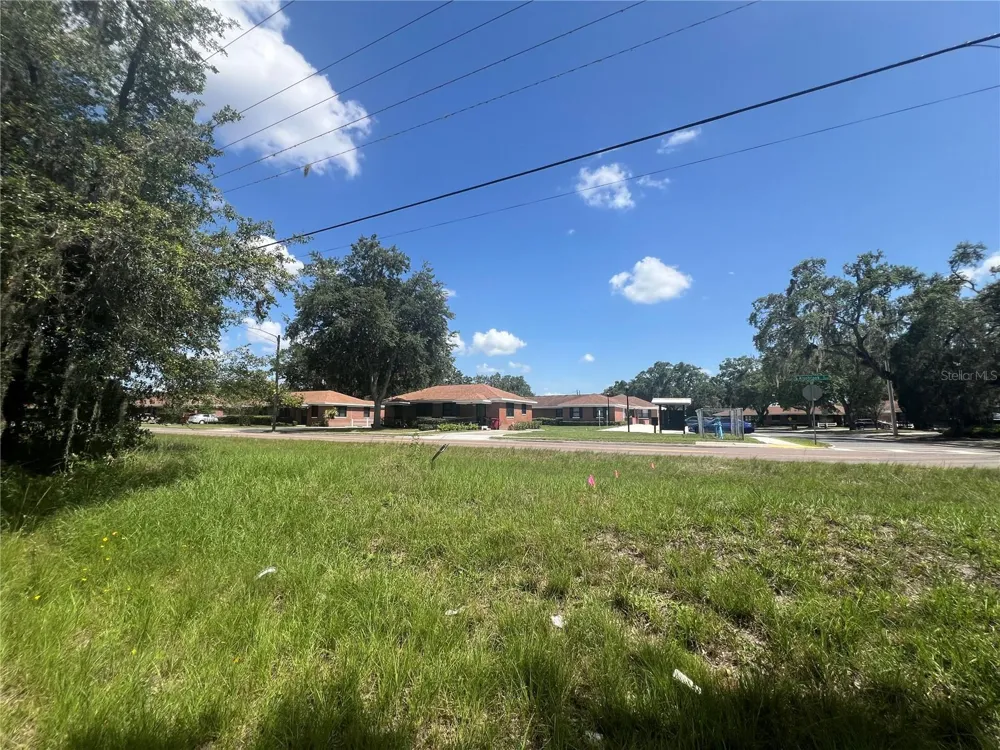 1308 E ALSOBROOK STREET Plant City, FL 33563