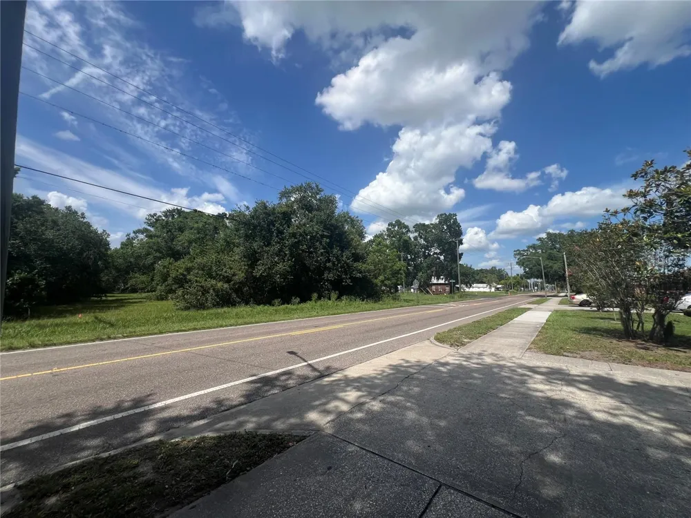 1308 E ALSOBROOK STREET Plant City, FL 33563