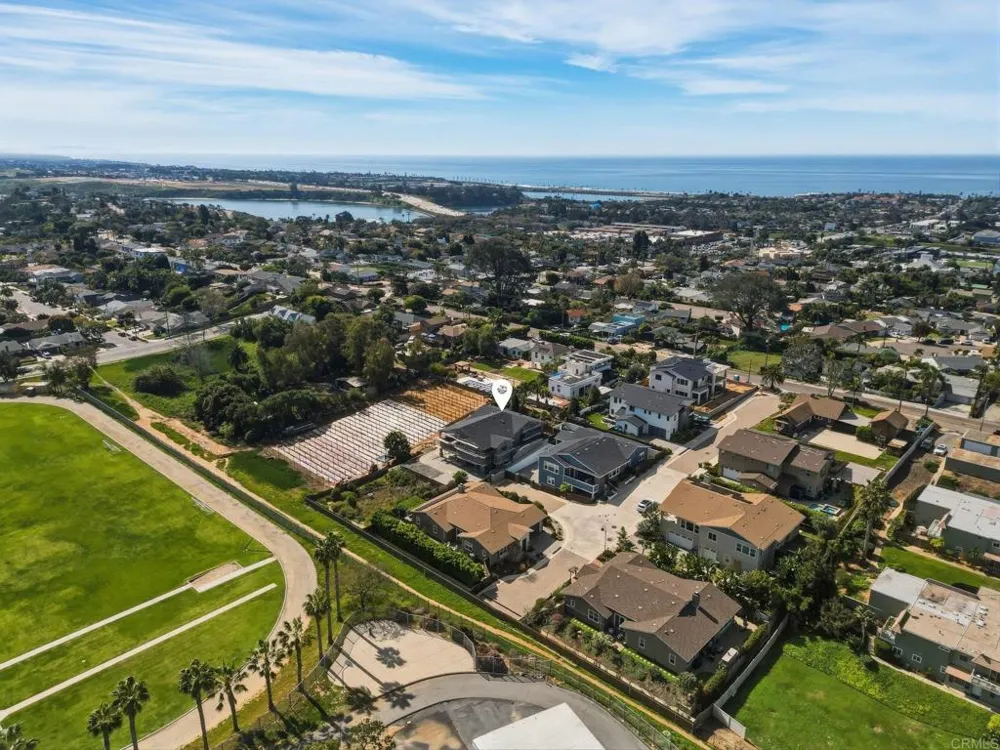 3780 Highland Dr. Carlsbad, CA 92008