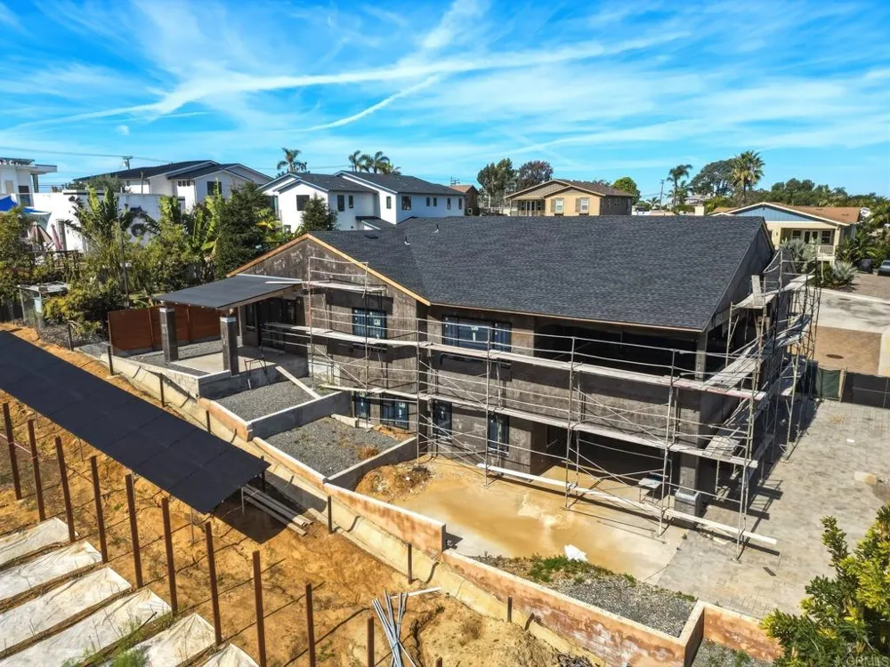 3780 Highland Dr. Carlsbad, CA 92008
