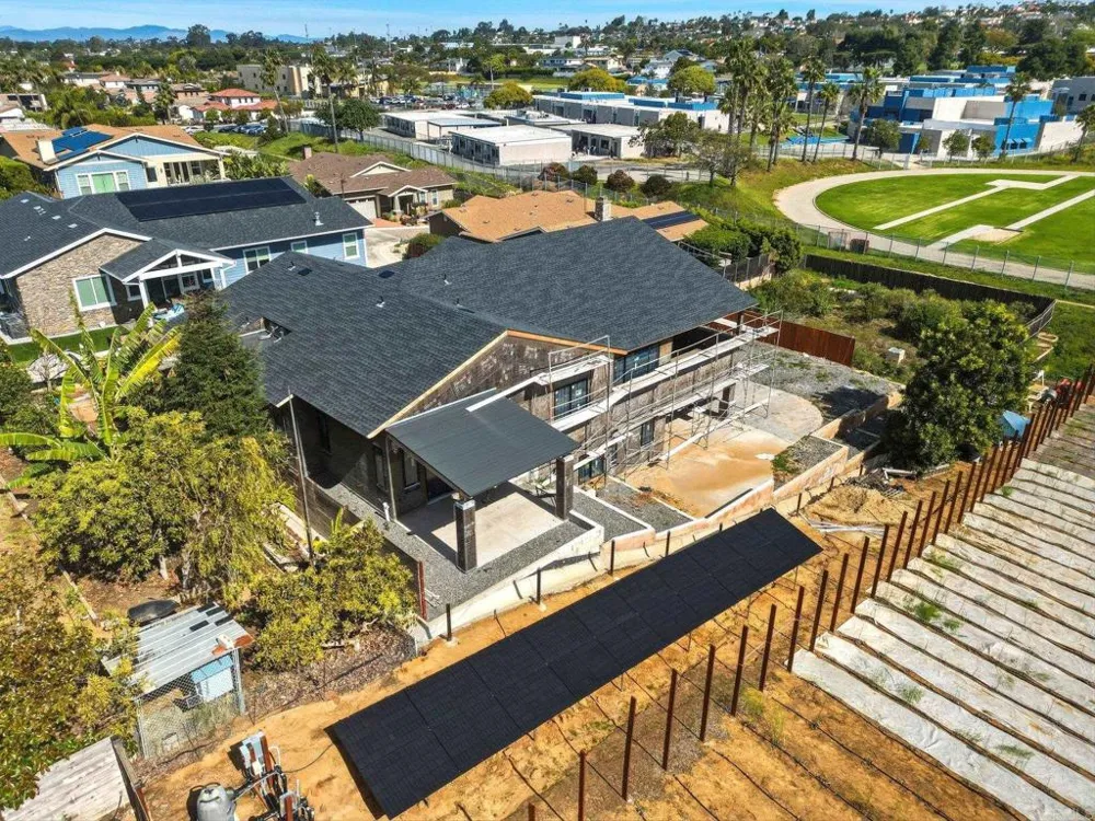 3780 Highland Dr. Carlsbad, CA 92008