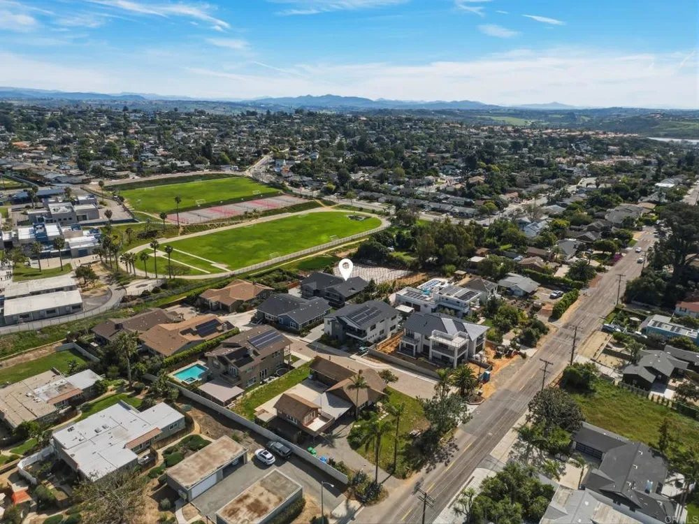 3780 Highland Dr. Carlsbad, CA 92008