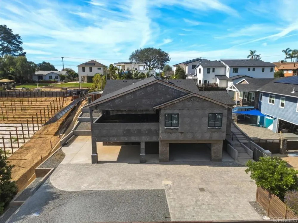 3780 Highland Dr. Carlsbad, CA 92008