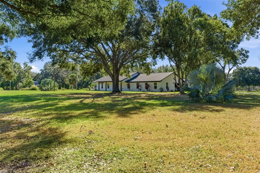 2506 HAWK GRIFFIN ROAD Plant City, FL 33565