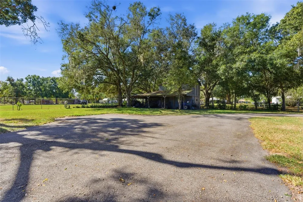 2506 HAWK GRIFFIN ROAD Plant City, FL 33565