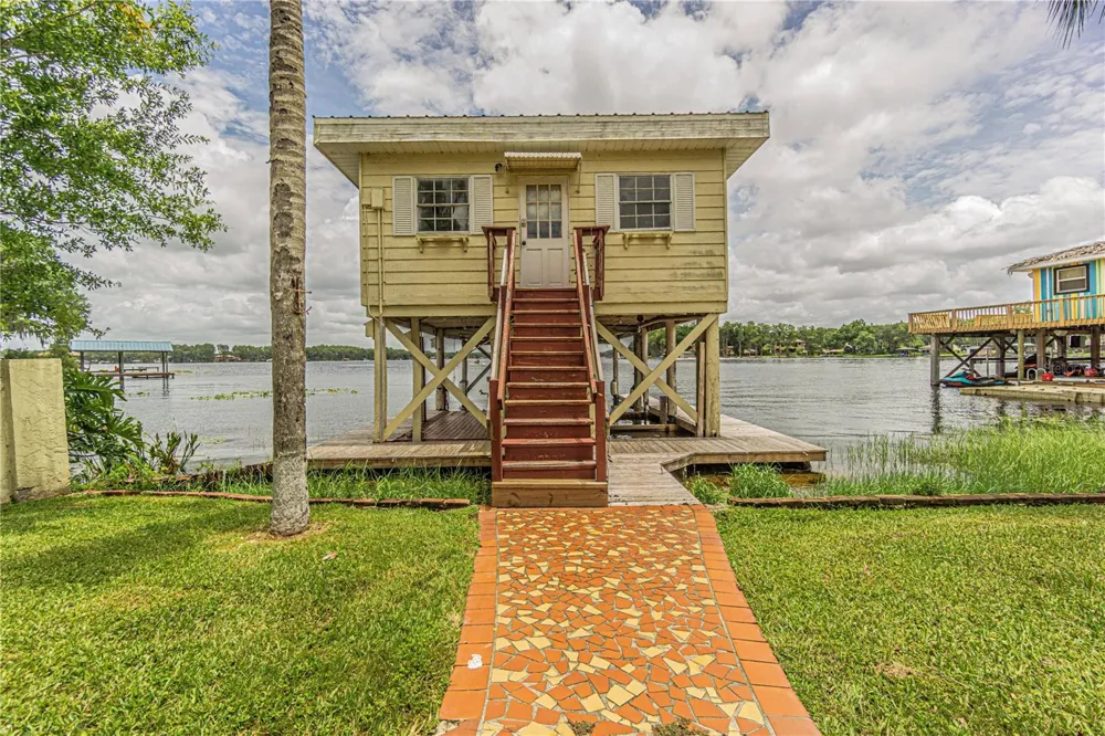18129 CRAWLEY ROAD Odessa, FL 33556