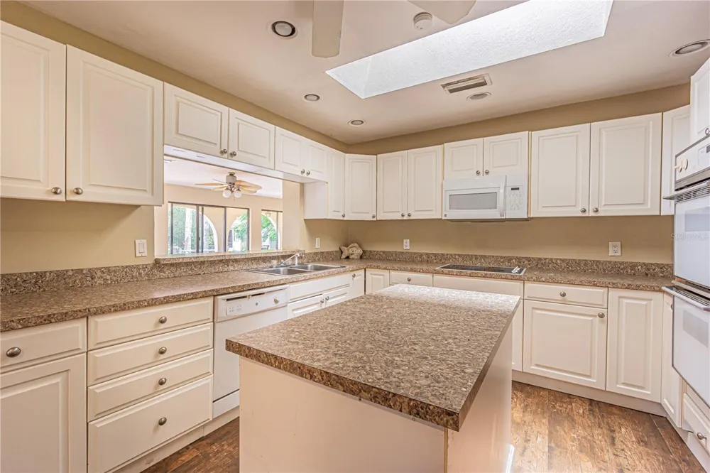 18129 CRAWLEY ROAD Odessa, FL 33556