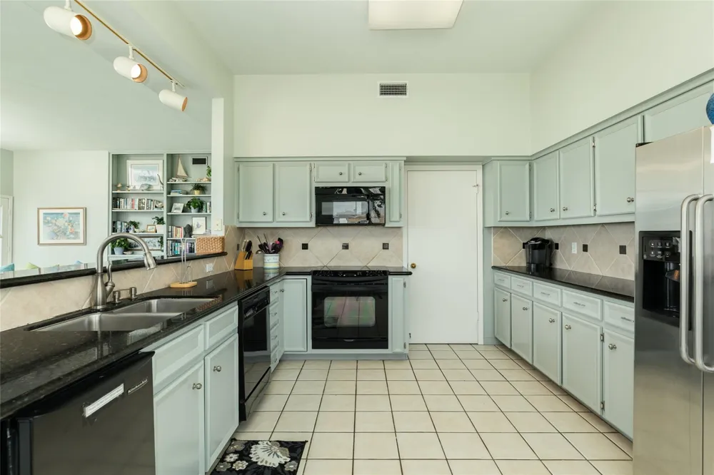 4223 Ghost Crab Lane Galveston, TX 77554