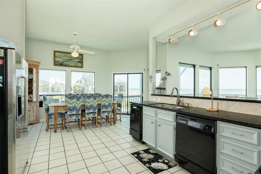 4223 Ghost Crab Lane Galveston, TX 77554