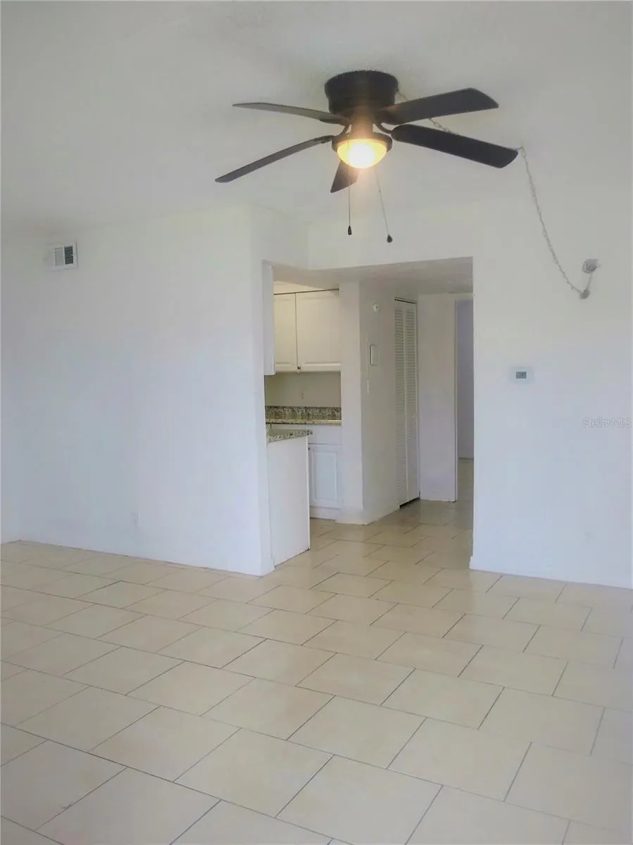 302 S SPRING GARDEN AVENUE #B09 Deland, FL 32720