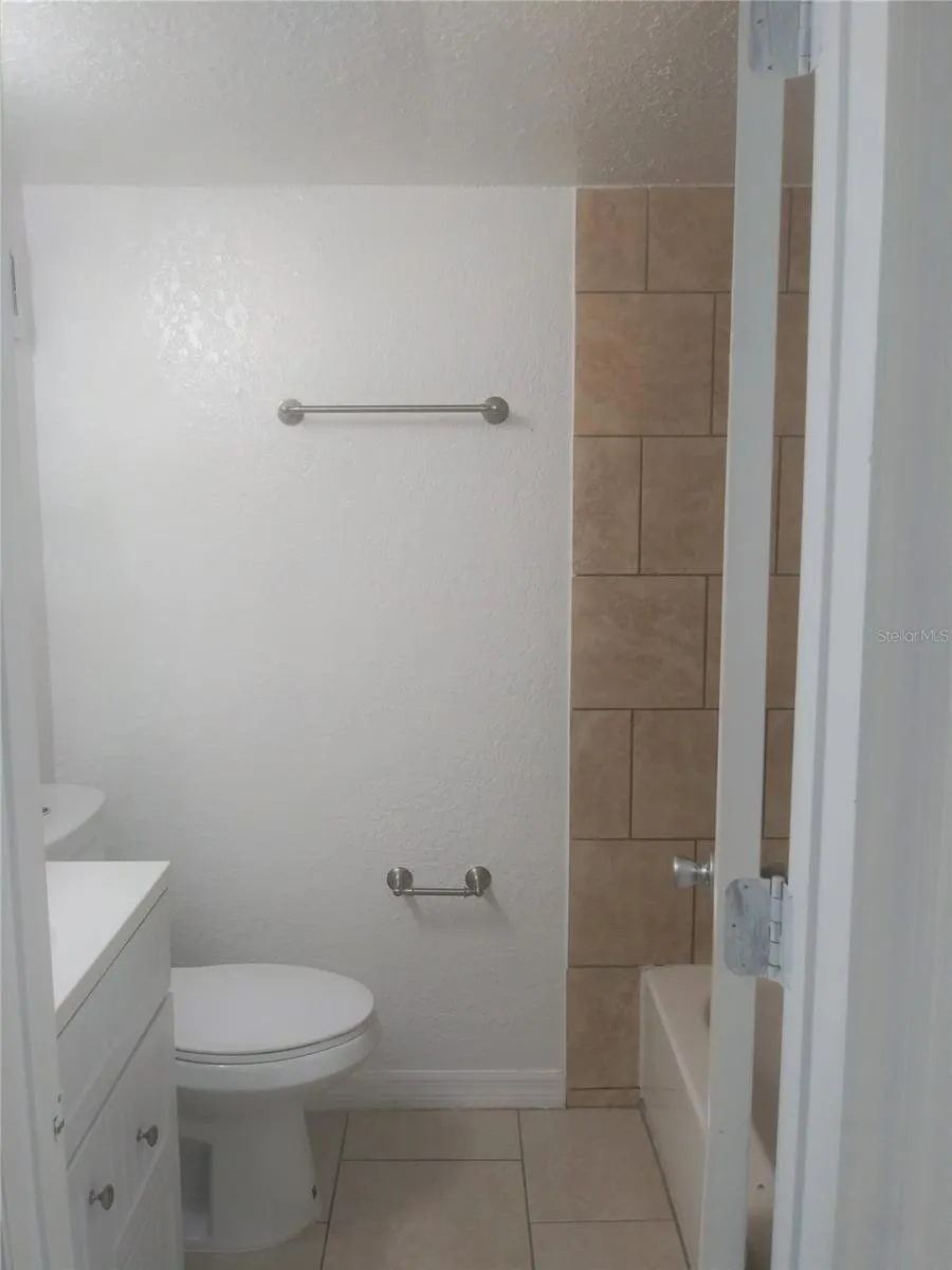 302 S SPRING GARDEN AVENUE #B09 Deland, FL 32720