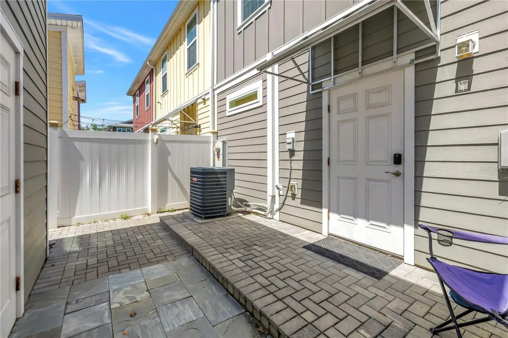 429 LORRAINE LELAND STREET Dunedin, FL 34698