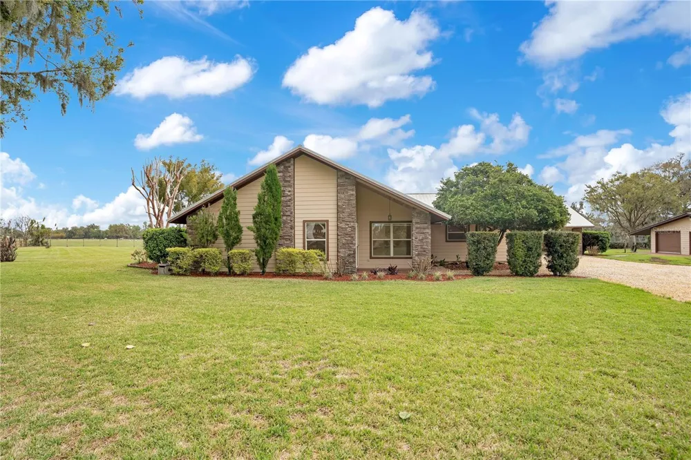 1401 BUELL COURT Plant City, FL 33567