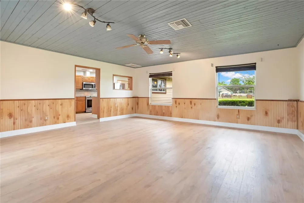 1401 BUELL COURT Plant City, FL 33567